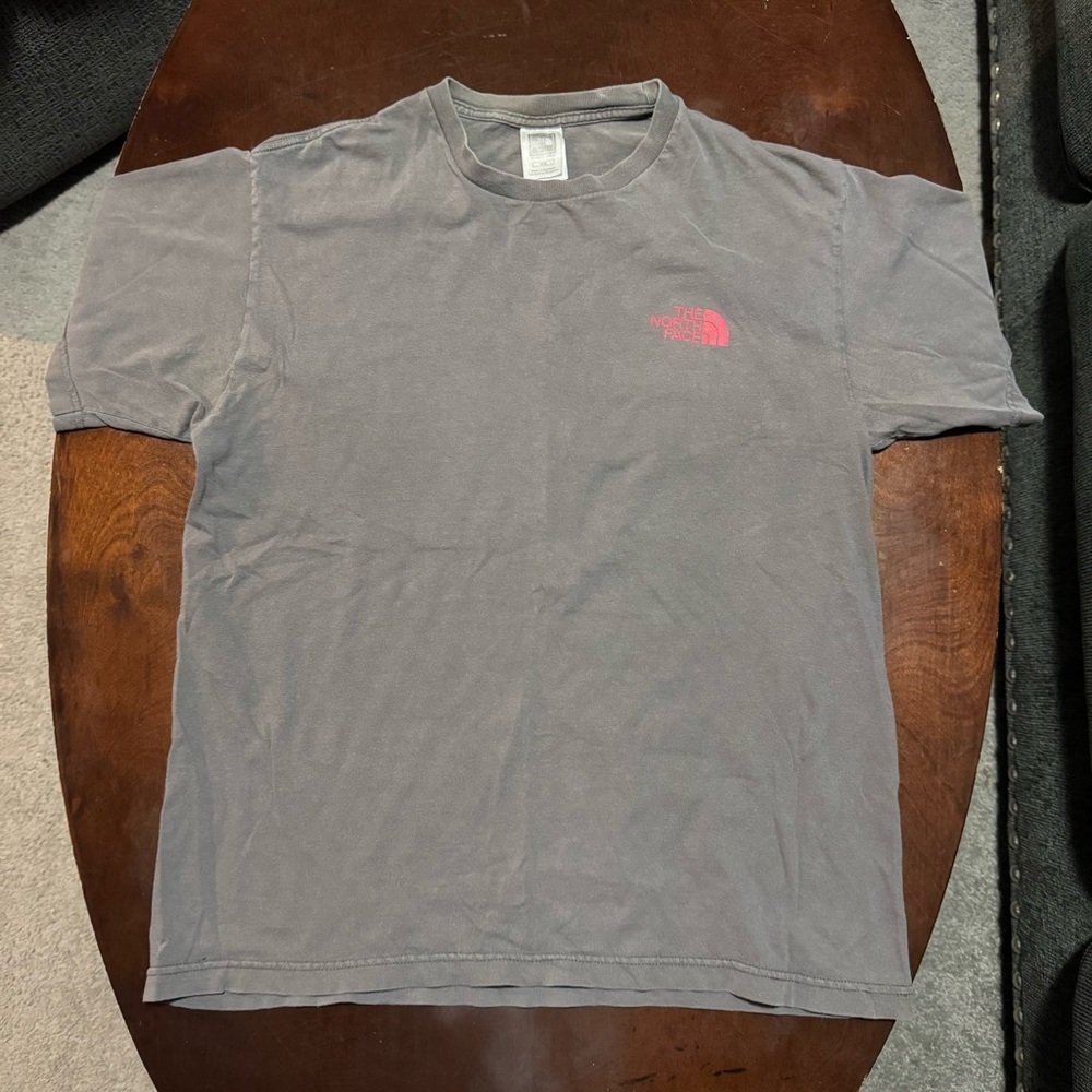 The North Face Tee TNF T-shirt Men’s Size Medium Gray And Red Graphic Print Tee
